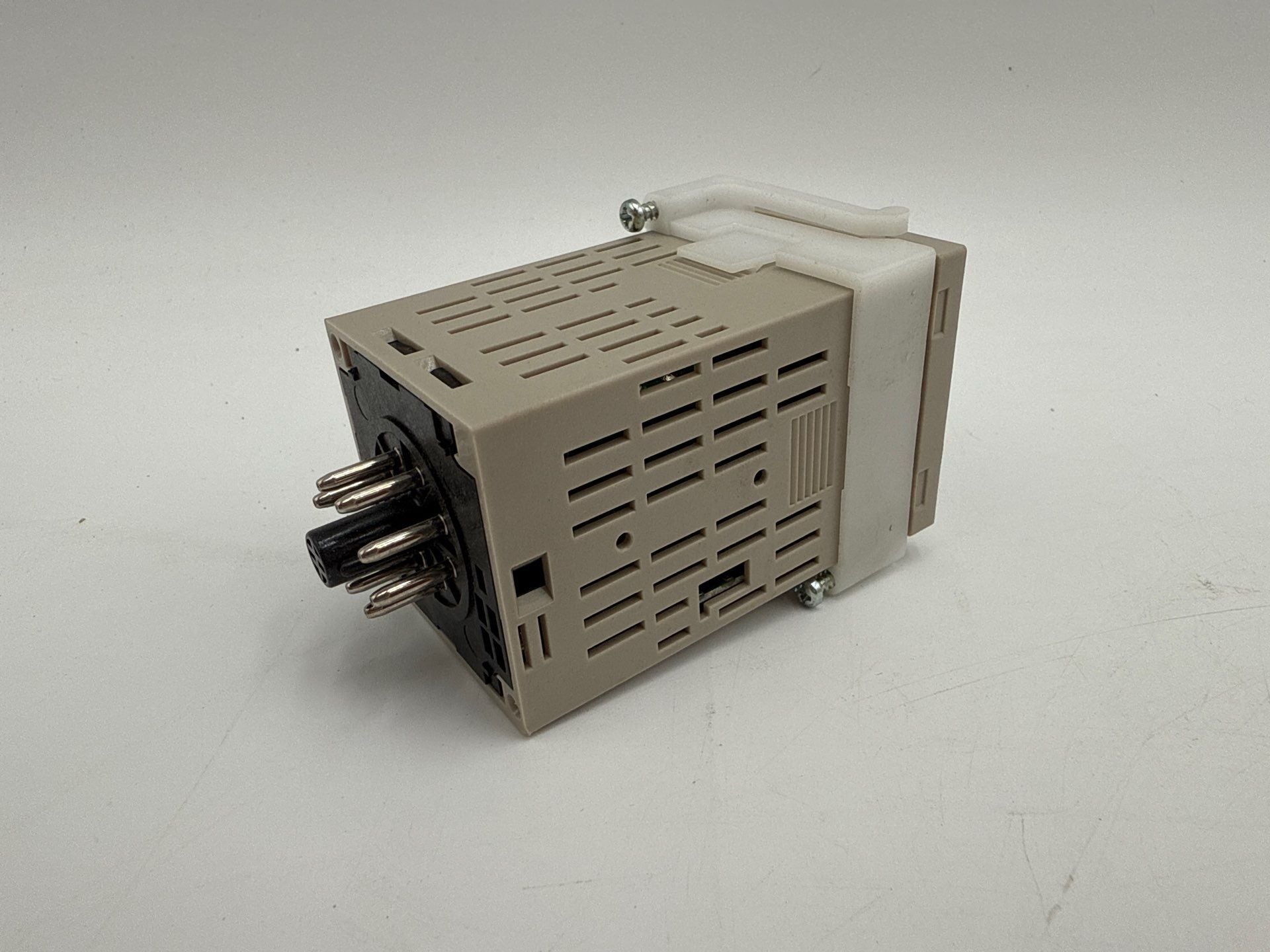 Omron E5CS-RKJU-W Temperature Controller Multi-Range 100-240 V AC New