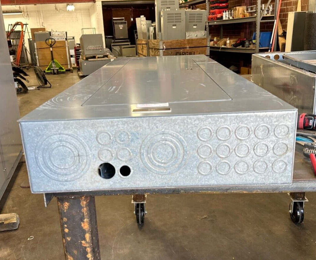 Square D NF Panelboard 250A 600V 3PH 3W 42 Circuit Indoor Encl MCB KAL36200 Main P004 Used