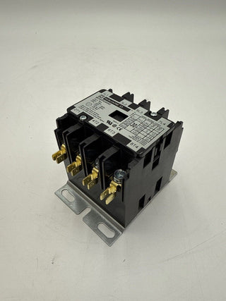 Square D 8910DPA34V02 New