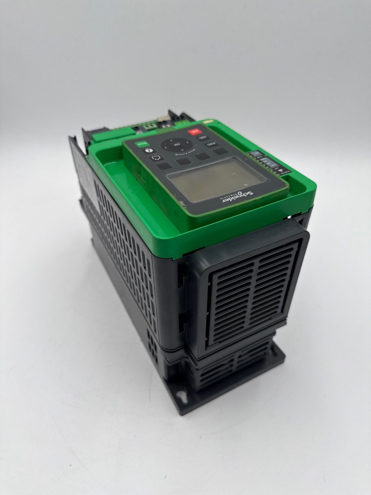 Schneider Electric ATV930U30N4 Variable Speed Drive 3HP 3kW 3PH 380-480V ALTIVAR 930 Used