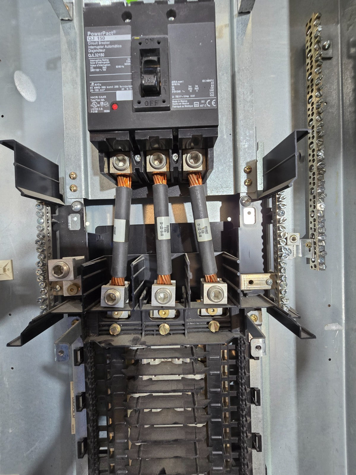 Square D NQ 442L2C Panelboard 225A 240V 3PH 4W 42 Cir MCB Panel Main QJL32150 Used