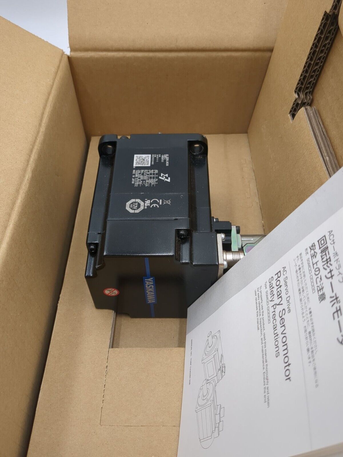 Yaskawa SGM7J-08D6F61 New