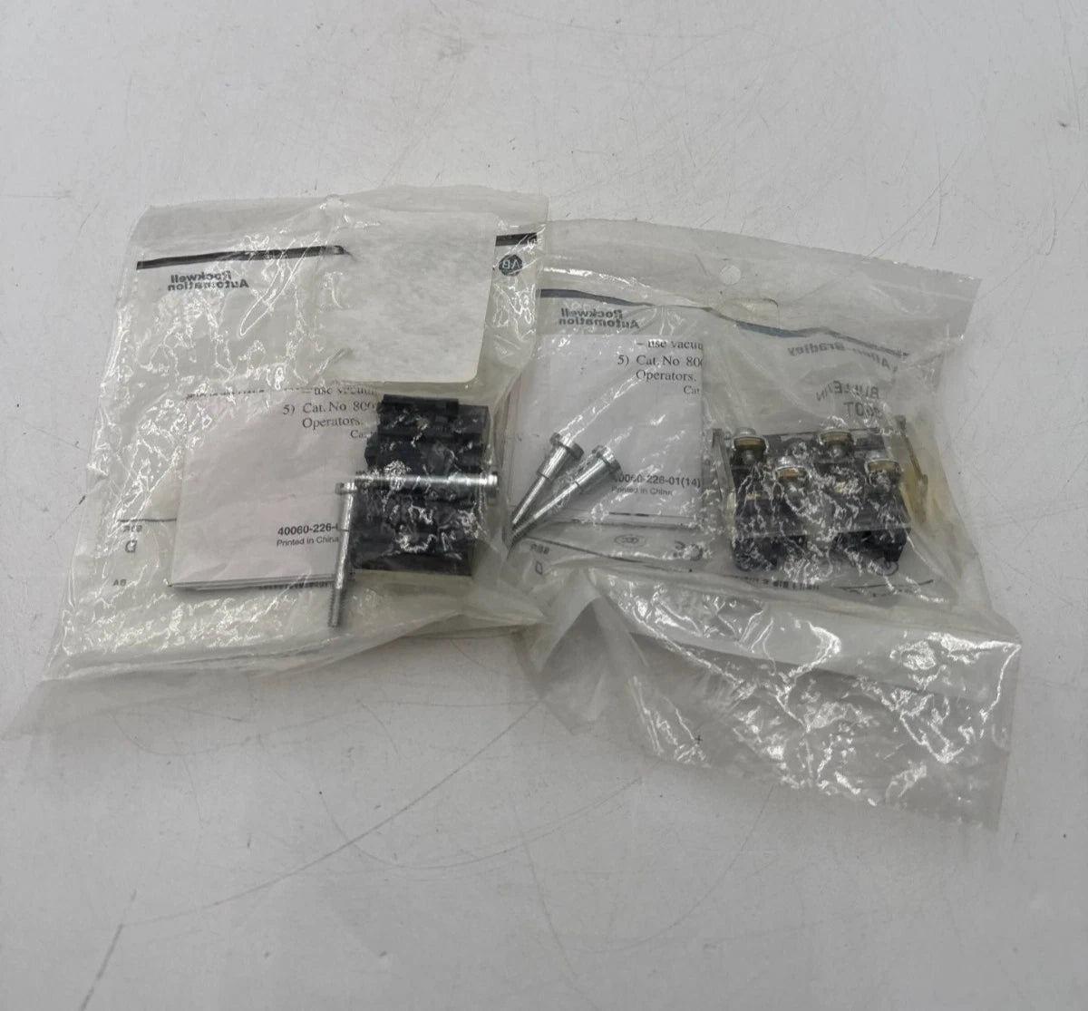 2PC Allen Bradley 800T-XA Contact Block For 30.5MM 600V 1 NO/1 NC 800TXA New