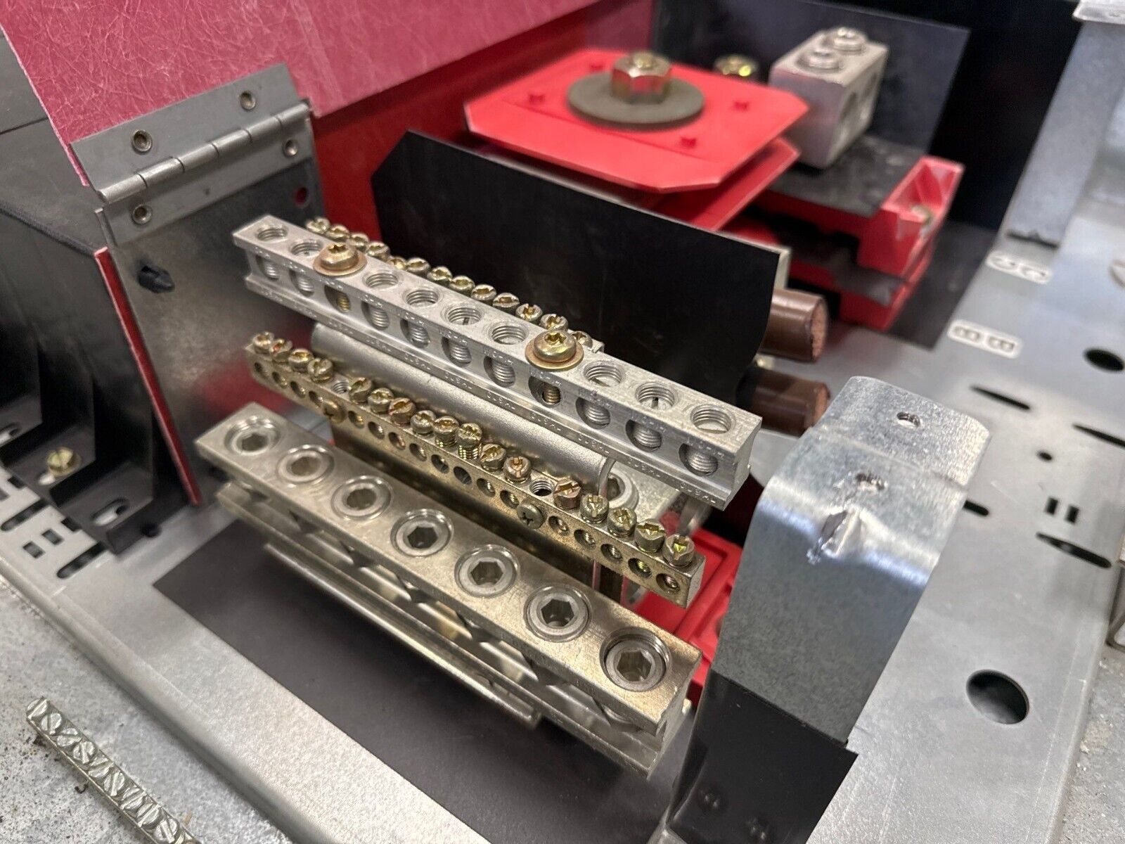 Square D I-Line Panelboard 600A 480/277V 3PH 4W 66 Circuit Indoor Encl MLO P562 Used