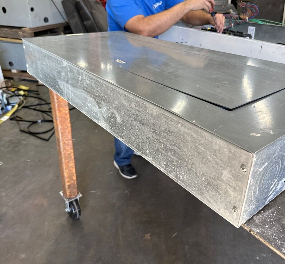 Square D NF Panelboard 250A 600Y/347V 3PH 4W Main Lug MLO Indoor Encl 42 Circuit P334 Used