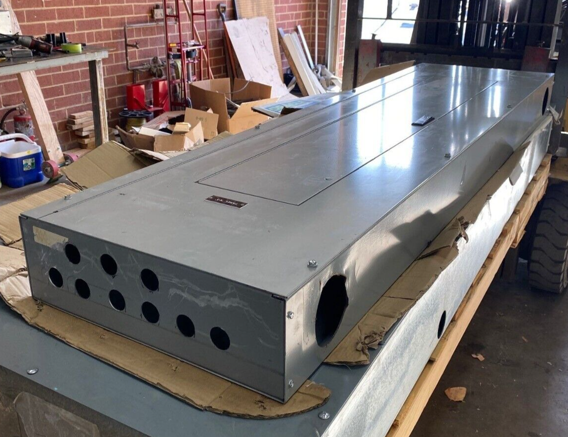 CH PIU75 Panelboard 400A 208/120V 3PH 4W 42 Circuit Indoor Encl MCB DK3400W P461 Used