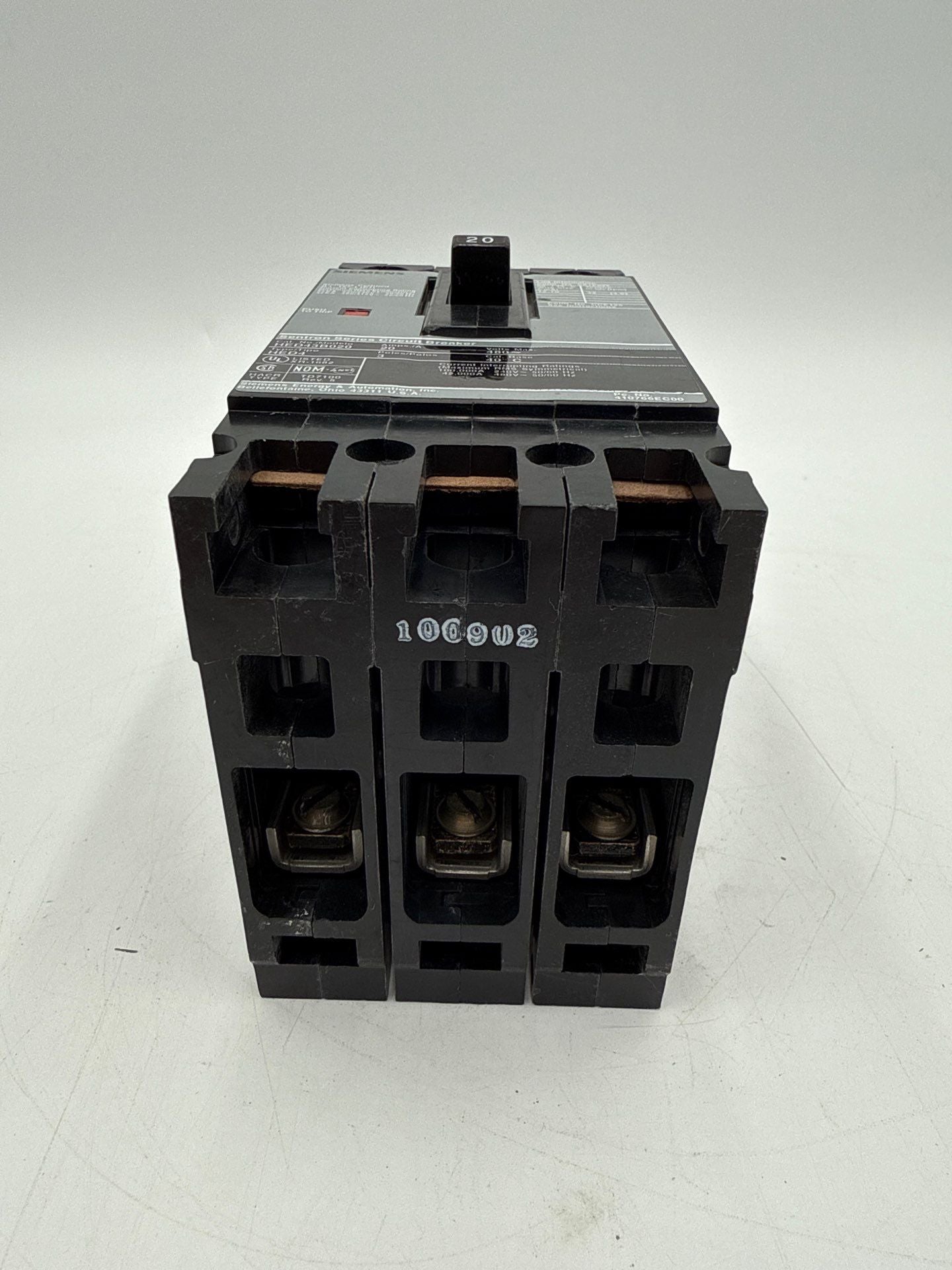 Siemens HED43B020 Circuit Breaker 20A 3P 480V 3PH HED4 20 Amp 3 Pole Gray Used