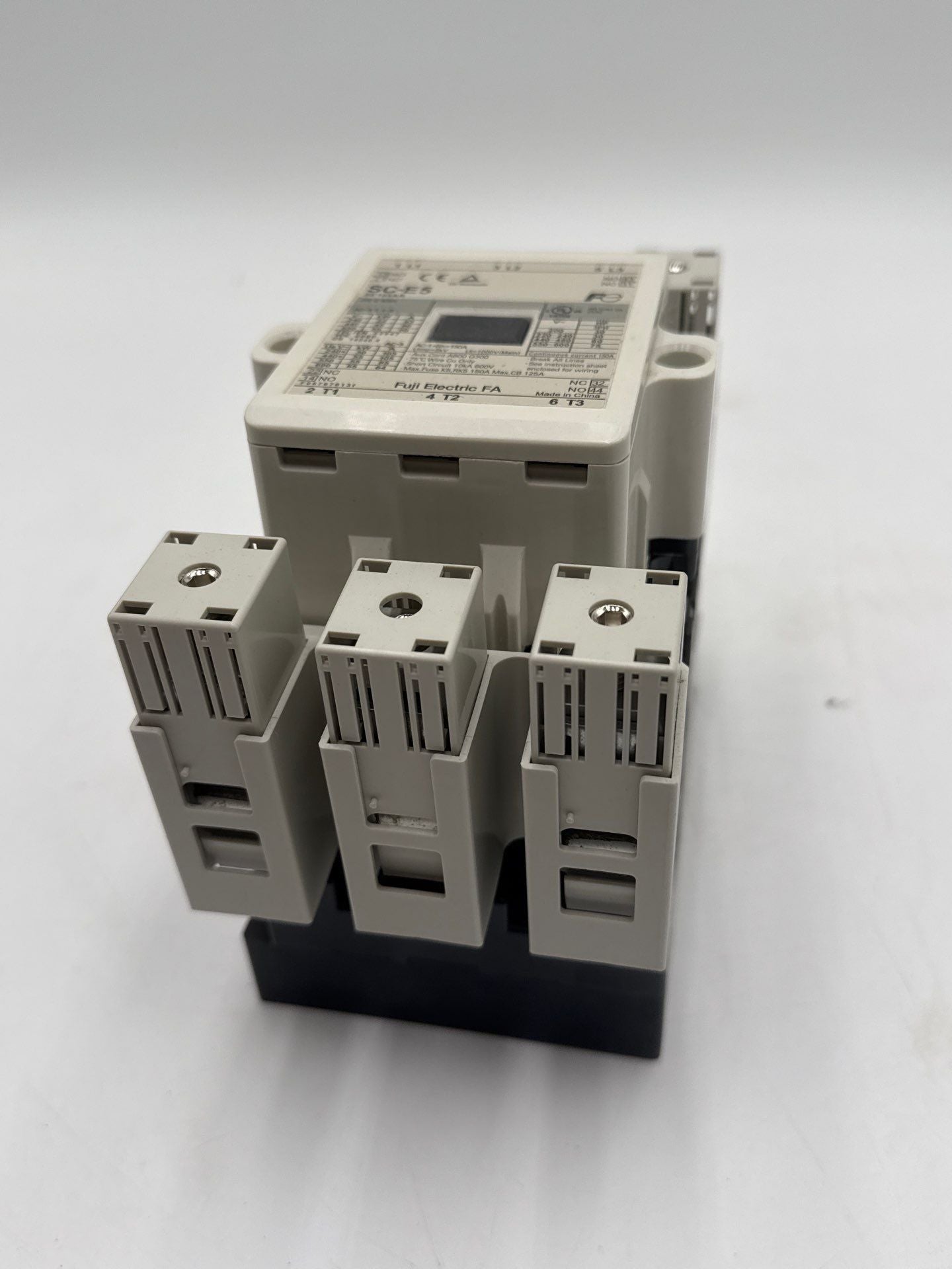 Fuji SC-E5 Contactor 105A 3P 600V Coil 460-575V 2NO 2NC New