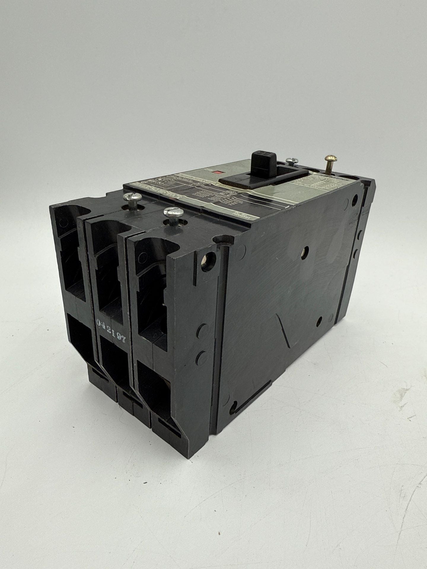 Siemens HHED63B030 Bolt On Circuit Breaker 30A 3P 600V 30 Amp 3 Pole HHED6 Used