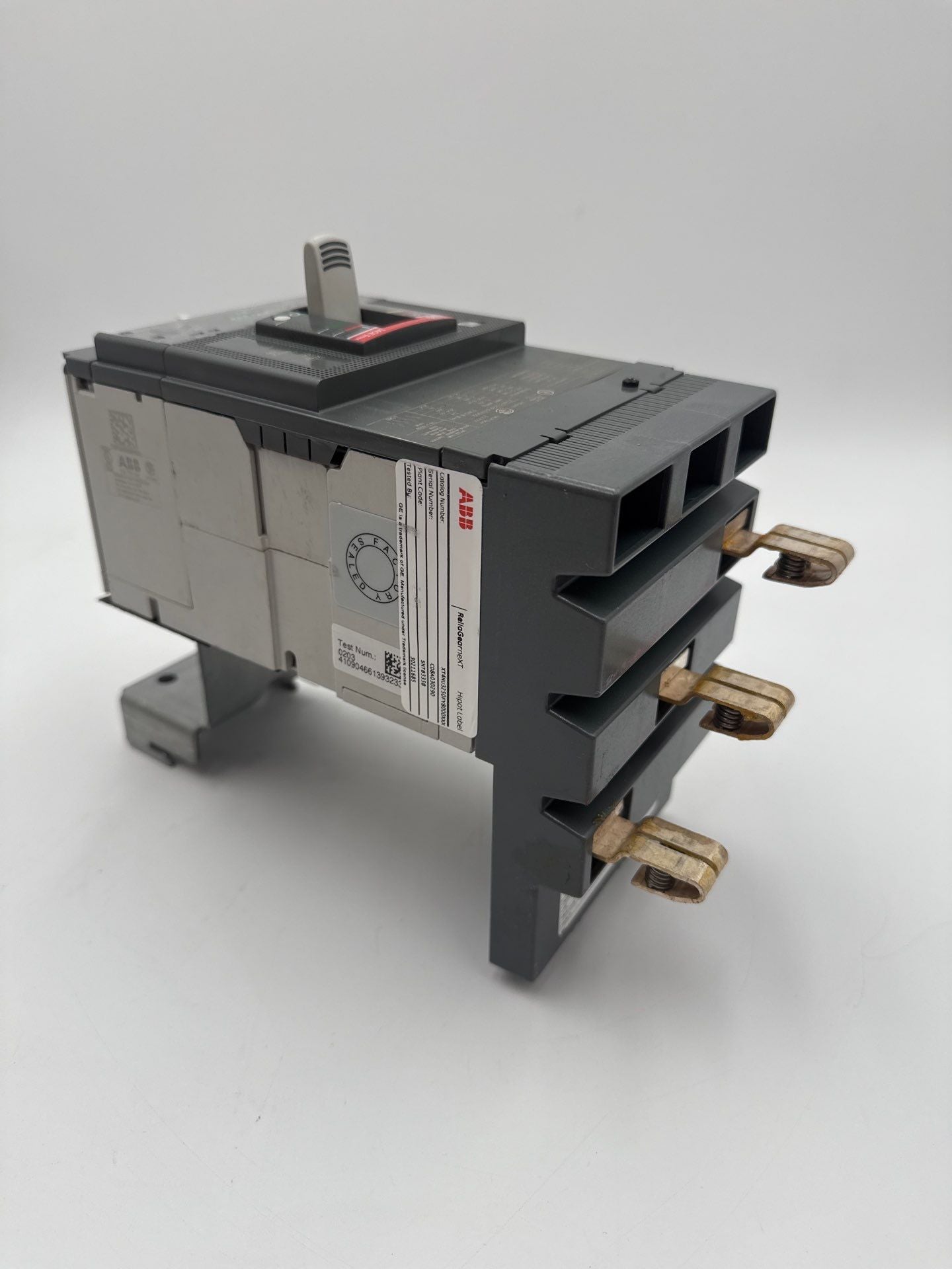 ABB XT4NU3250FY8000XXX Circuit Breaker 250A 3P 600V SACE Tmax XT4N 250 Used
