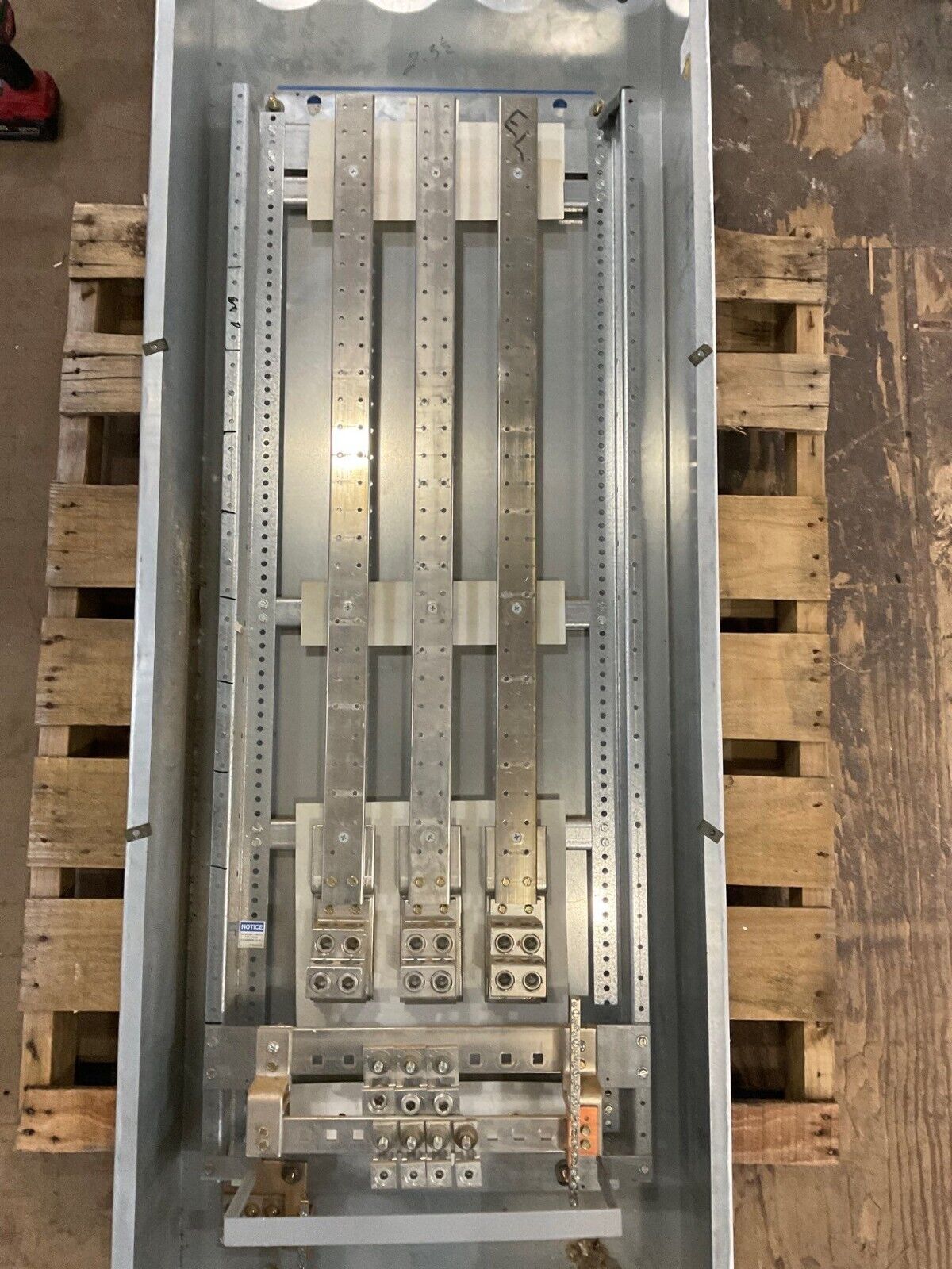 Cutler Hammer PRL4B Panelboard 800A 480/277V 3PH 4W MLO Indoor BX2473 800 Amp P667 Used