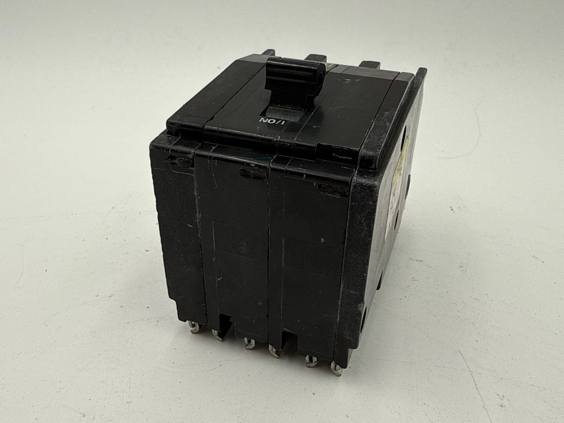 Square D QO3100VH Plug On Circuit Breaker 100A 3P 240V QO 100 Amp 22kA Used