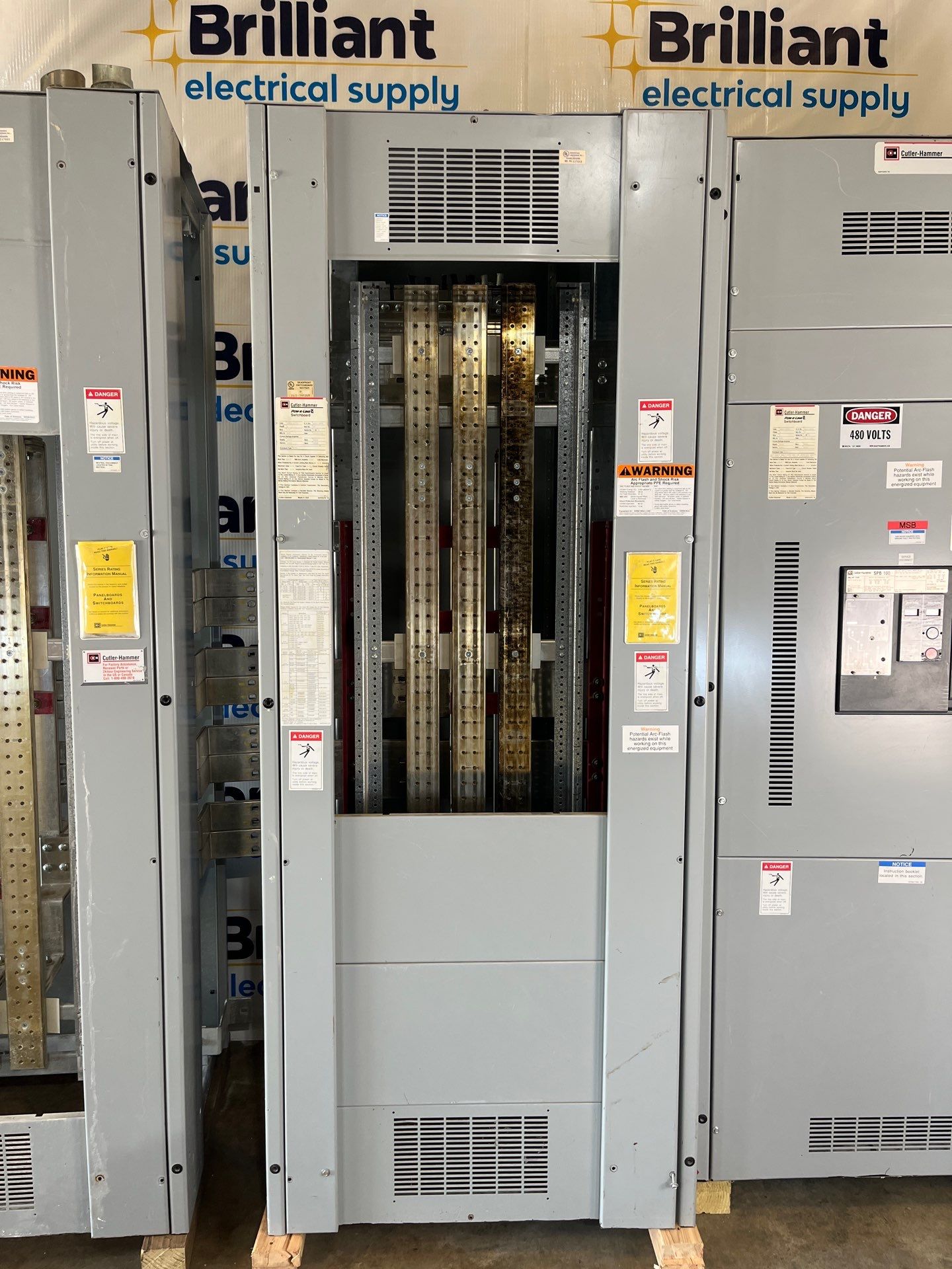 CH PRLC Switchboard 3000A 480/277V 3PH 4W 3000 Amp MCB W/ Distribution Used