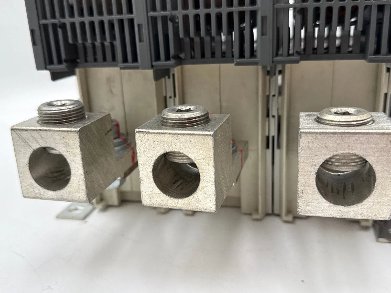 ABB OES400J3 Fused Disconnect Switch 400A 3P 600V 3PH 350HP 400 Amp Fuses AJT250 Used