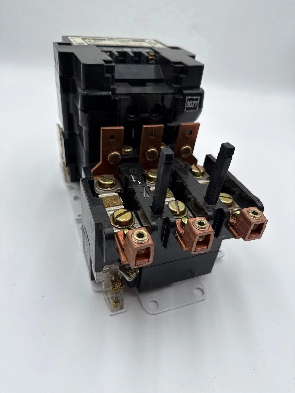 Square D 8536SE01S NEMA Size 3 Starter 90A 3P 600V 3PH 50HP Coil 440/480V Used