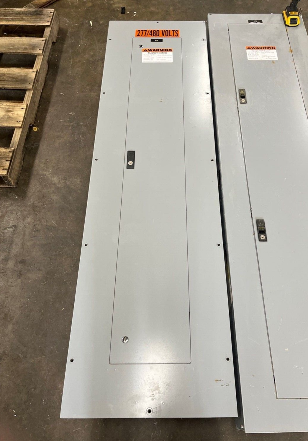 Cutler Hammer PRL2A MLO Panelboard 400A 277/480V 3PH 4W Indoor Encl 42Cir FD3225 P586 Used