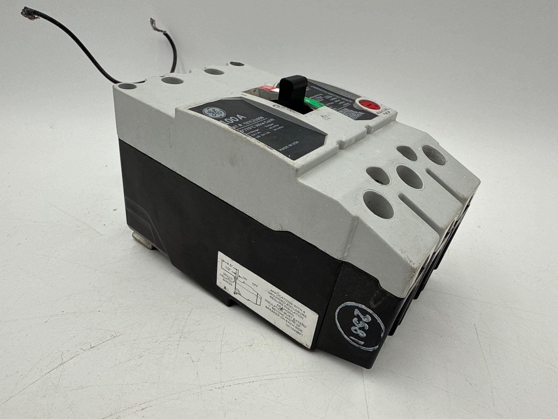 GE TEYL3100B Circuit Breaker 100A 3P 480/277V Shunt Trip TEYL 100 Amp 3 Pole Bolt On Used