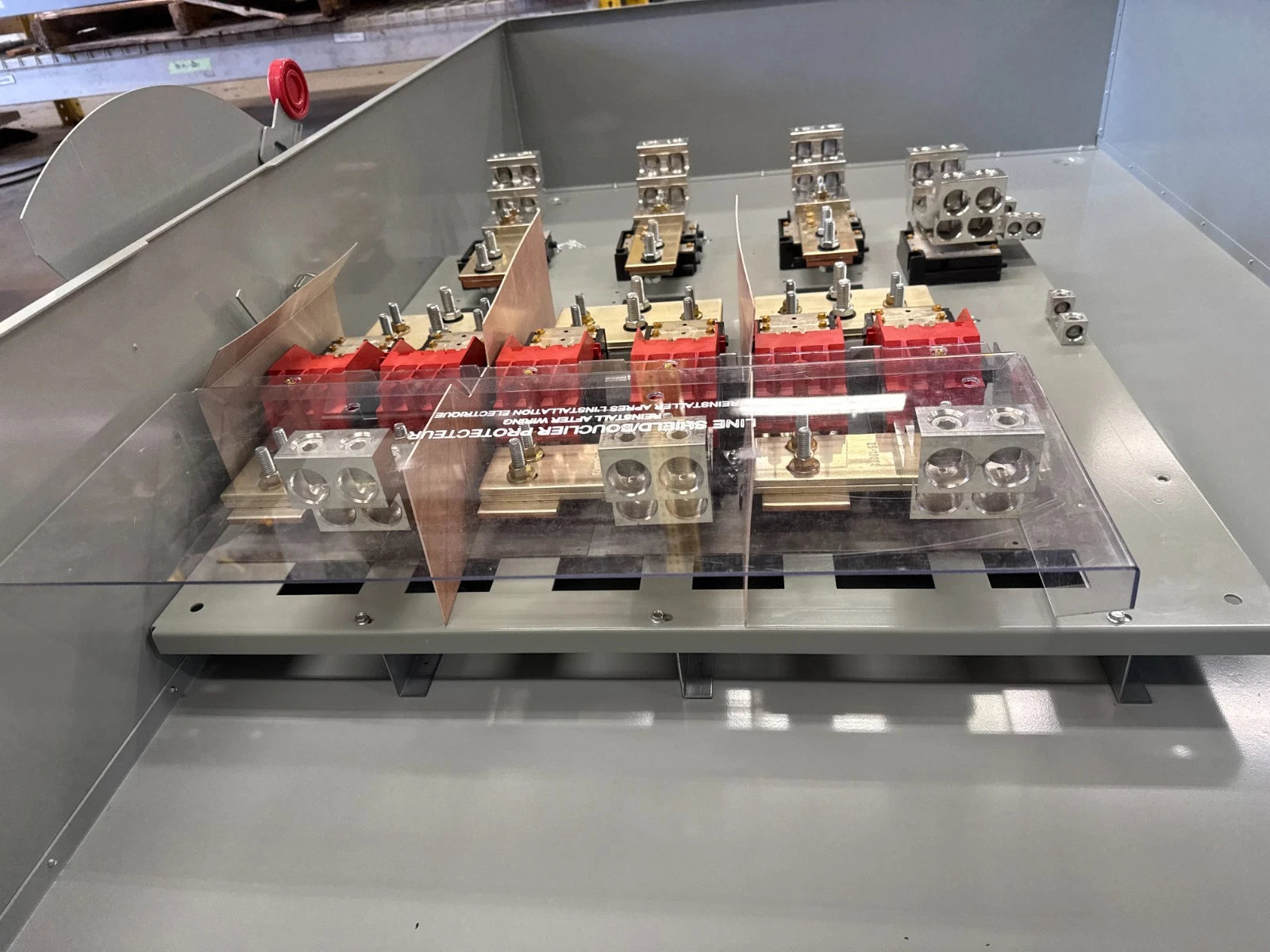 Eaton DH328NRK Safety Disconnect Switch 1200A 3P 240V 3PH 3R Outdoor 1200 Amp Used