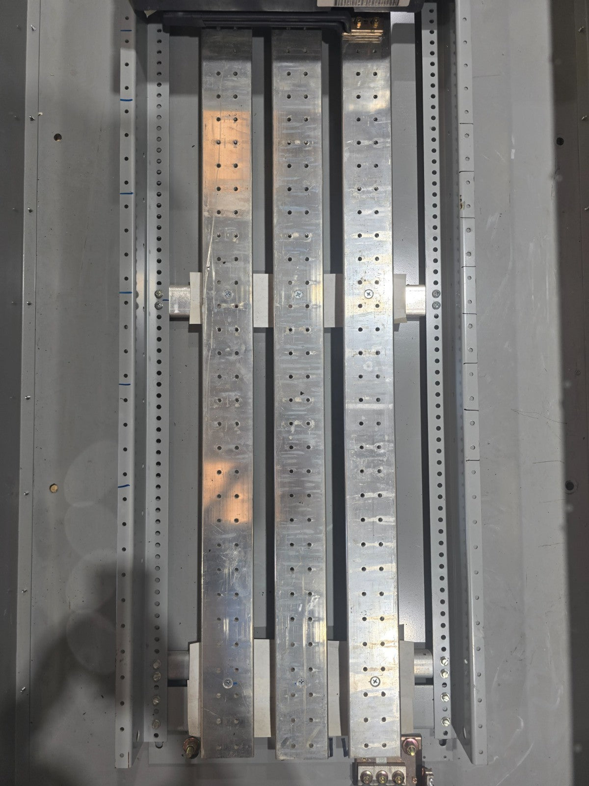 Eaton PRL4 Panelboard 1200A 480V 3PH 3W MCB Panel 1200 Amp HND312T33W Indoor Used