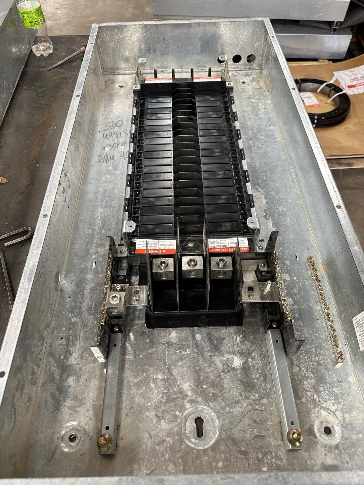 Square D 250A NF Panelboard 600Y/347V 240V 3PH 4W 42 Cir Box MH44 250 Amp P398 Used