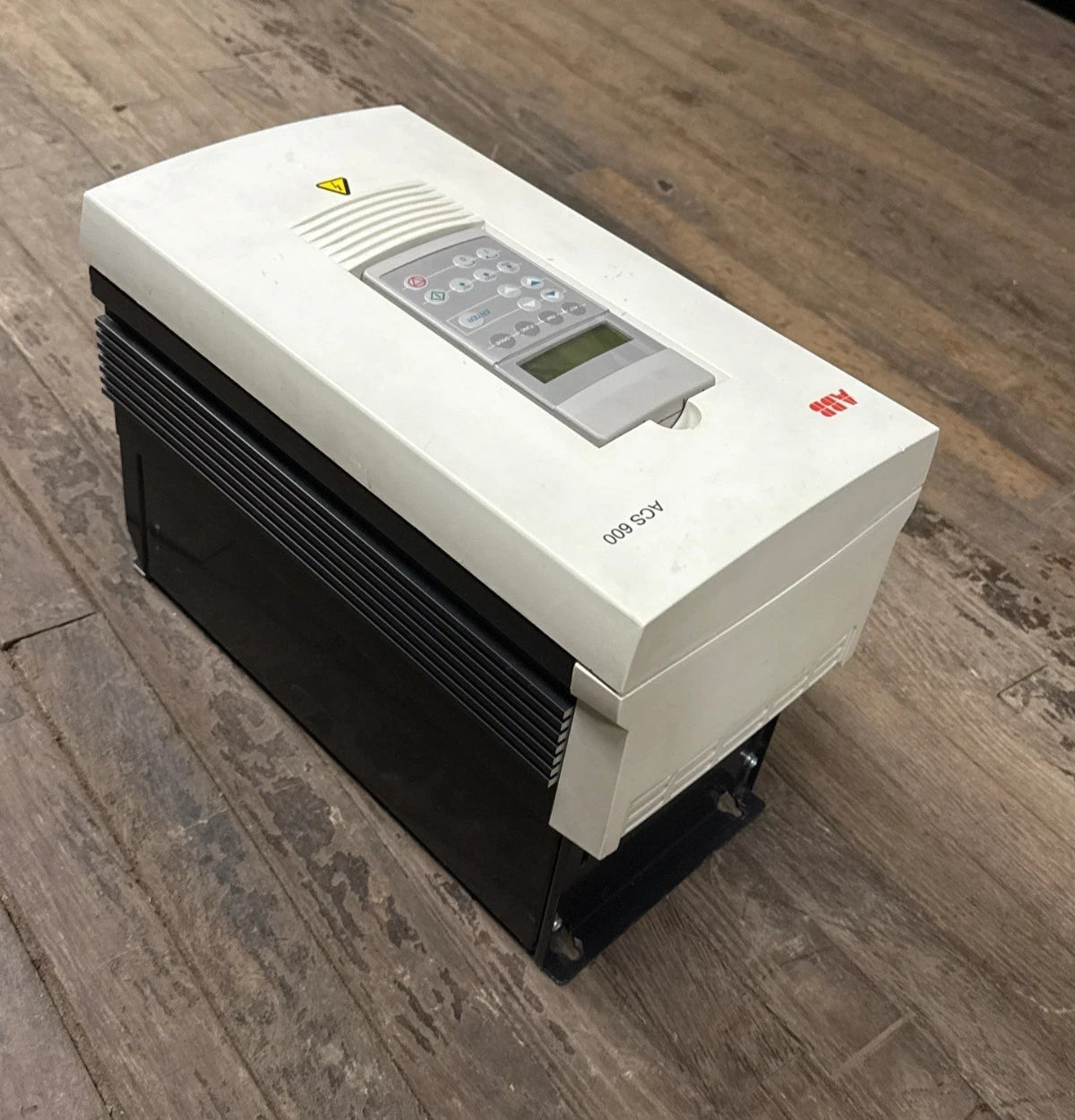 ABB ACS601-0006-4-000B1200800 Variable Freq Drive 5HP 380-500VAC 3PH 48-63Hz Used