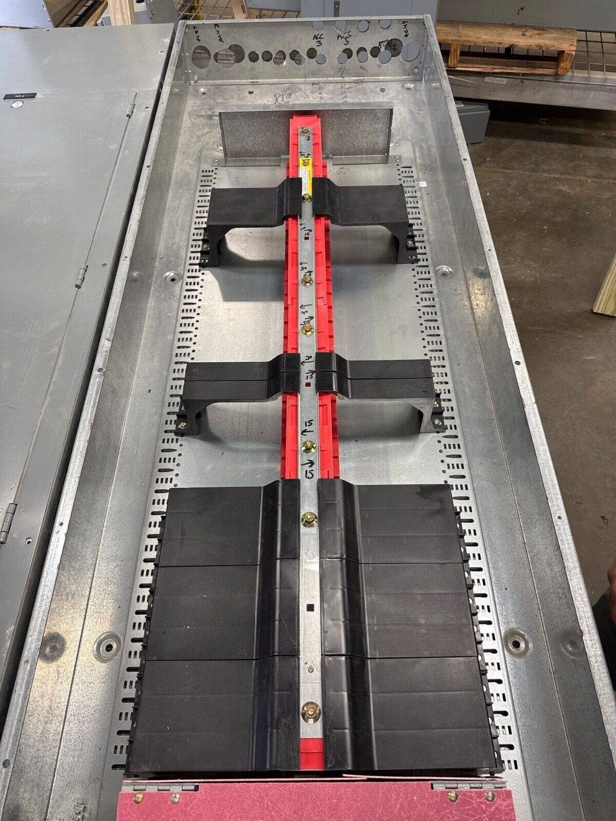 Square D I-Line Panelboard 600A 480/277V 3PH 4W 66 Circuit Indoor Encl MLO P562 Used
