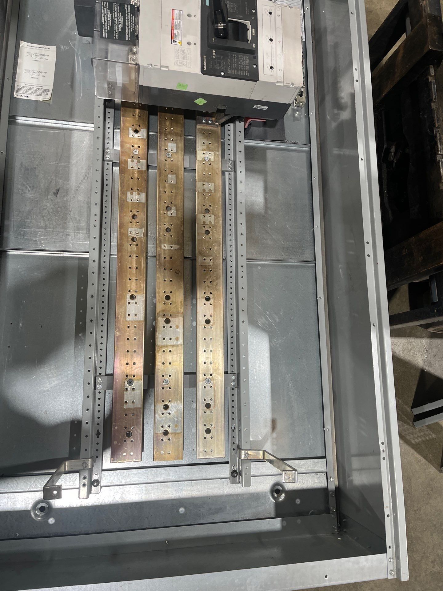 Siemens P5 Panelboard 1200A 208/120V 3PH 4W NNX3B100 1000 Amp MCB Panel Used