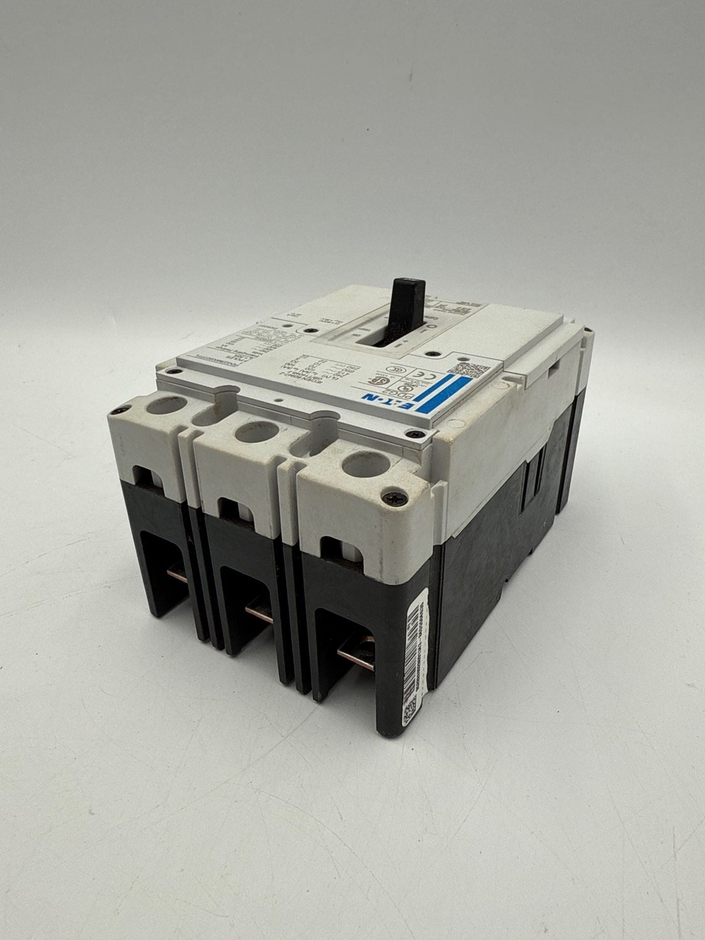 Eaton PDG23M0050TFFL Circuit Breaker 50A 600V 3P Bolt On 50 Amp 3 Pole Used