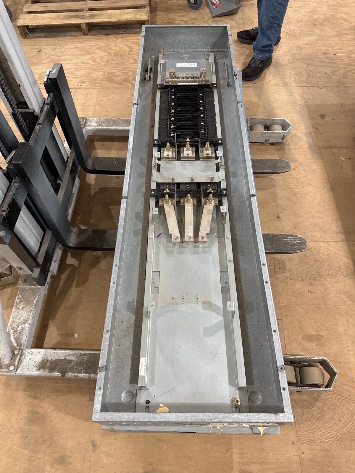 Square D NQOD Panelboard 250A 400A 208/120V 3PH 4W 42 Circuit MCB Indoor Encl P302 Used
