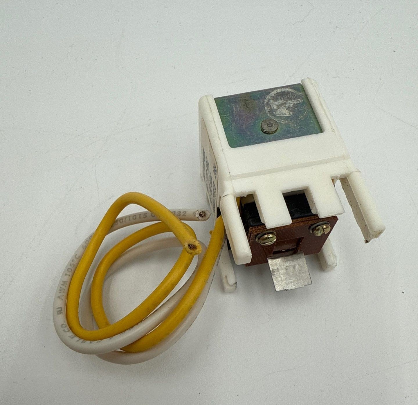 Eaton Cutler-Hammer SNT1RP08K Shunt Trip Device 48-127V AC Right FD EHD ED HFD Used