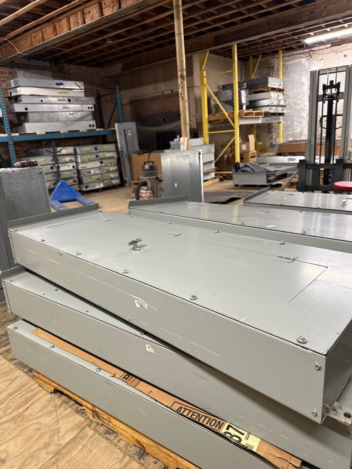 Eaton PRL3A Panelboard 400A 480Y/277V 3PH 4W 3R Outdoor Encl MLO Main Lug 18 Cir P289 Used