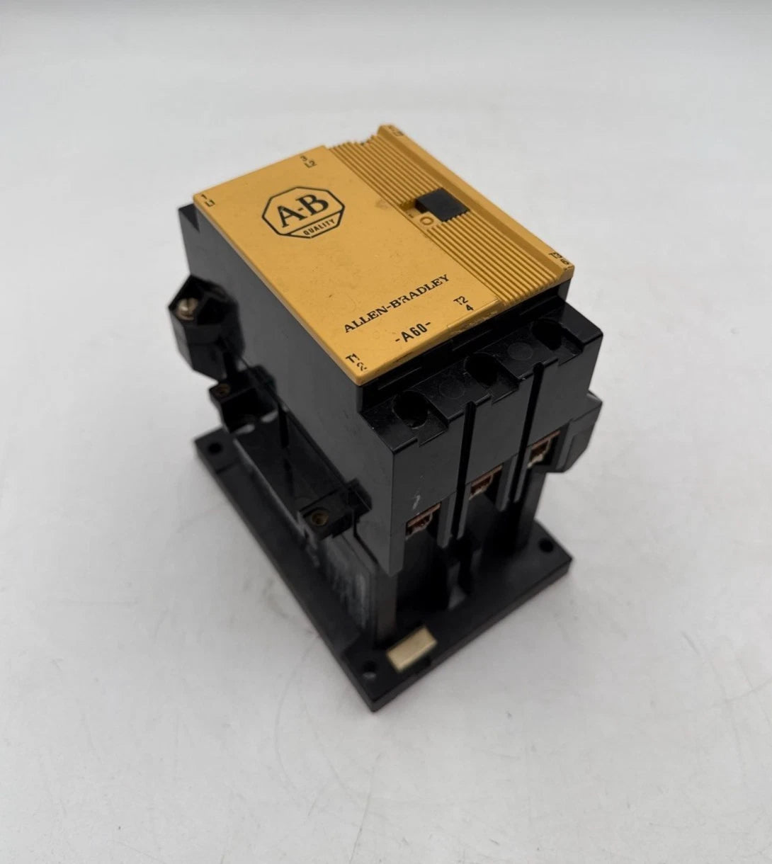 Allen Bradley 100-A60ND3 Contactor 60A 3P 600V 3PH A60 Coil 110/120V Used