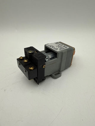 Square D 9012GNO5 Industrial Pressure Switch Class 9012 GNO-5 3-150PSIG New