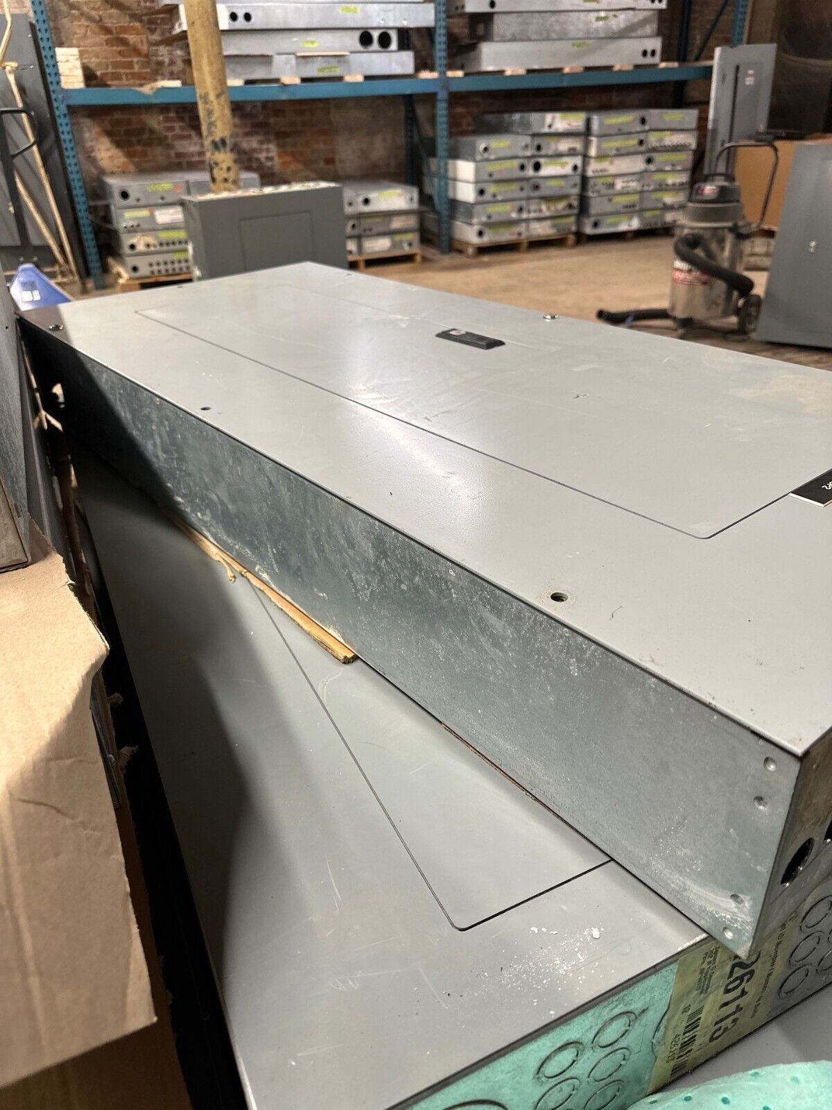 Cutler Hammer PRL1A Panelboard 225A 120/208V 3PH 4W Main Lug MLO 42 Cir 225 Amp P130 Used