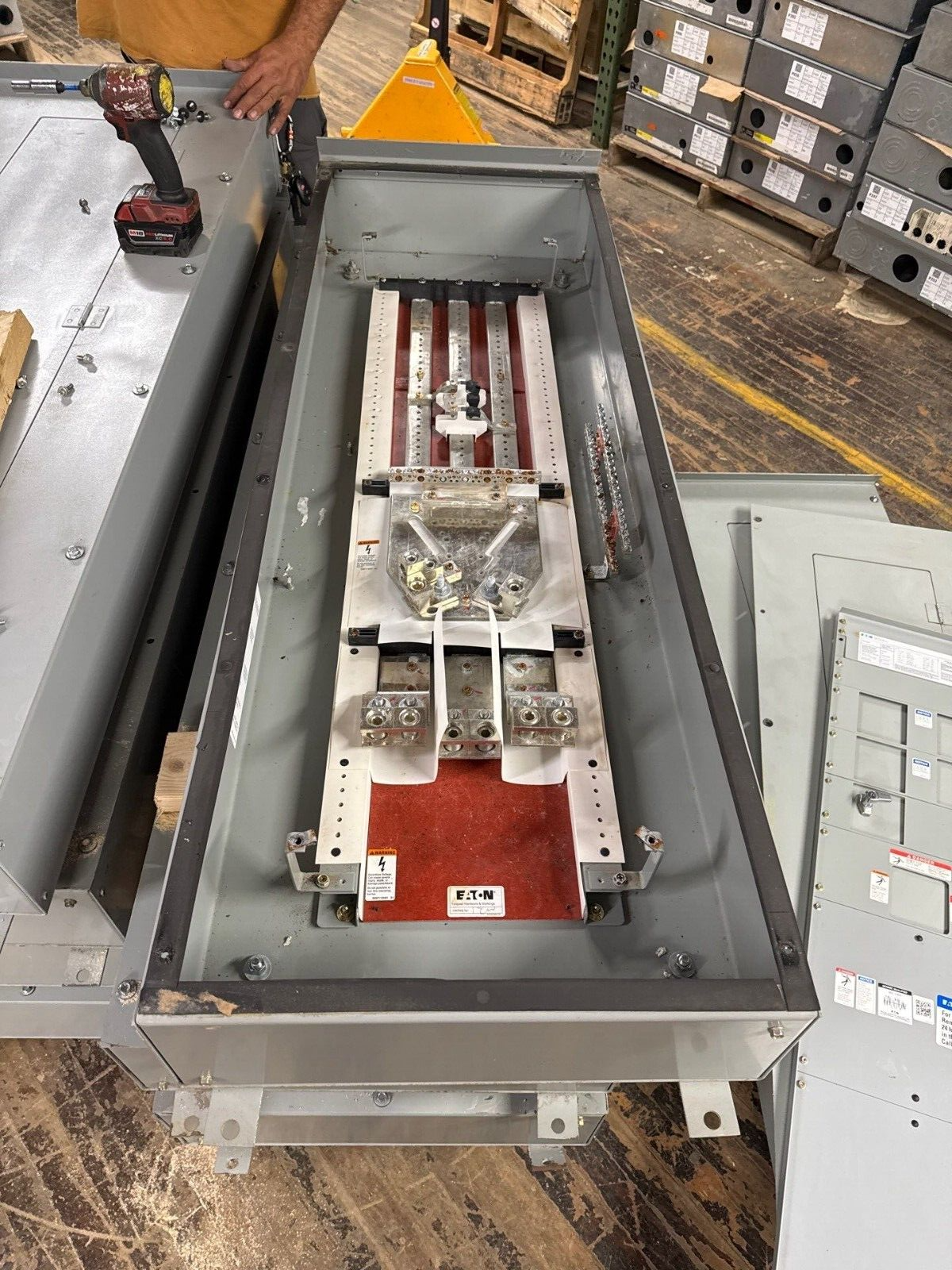 Eaton PRL3a Panelboard 400A 480/277V 3PH 4W 18 Circuit MLO 3R Outdoor Encl P287 Used