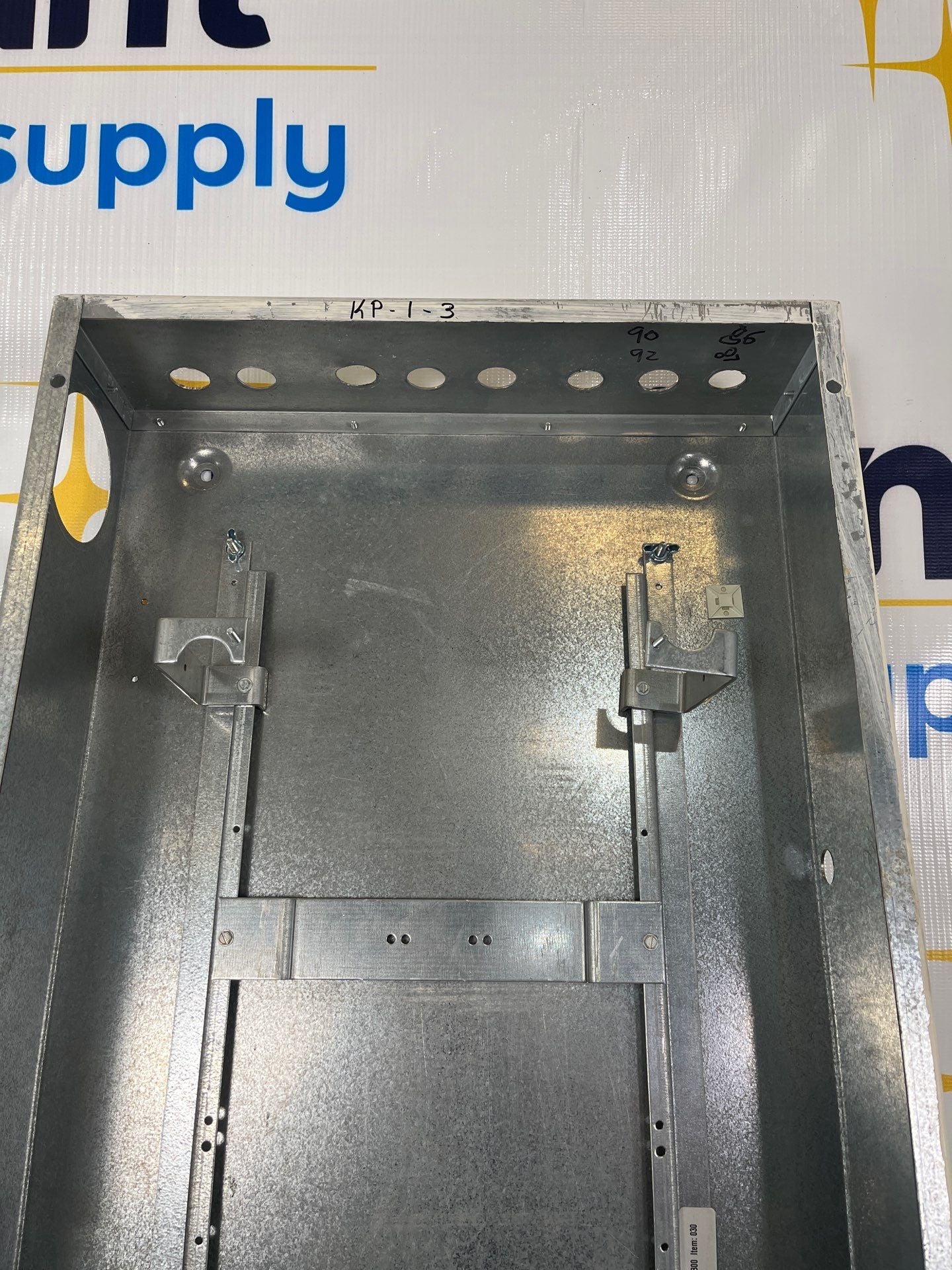 Siemens P1C42ML400ATF P1 Panelboard 400A 208/120V 3PH 4W 42 Cir MLO Indoor Encl B68 Box Used