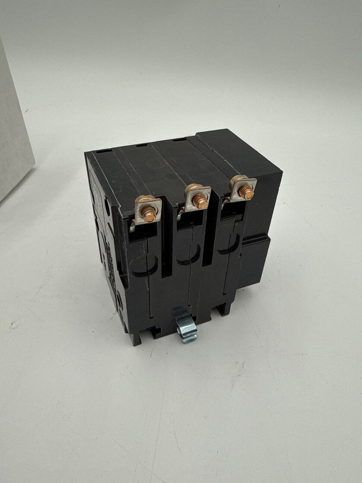 Square D QOB320VH1021 New