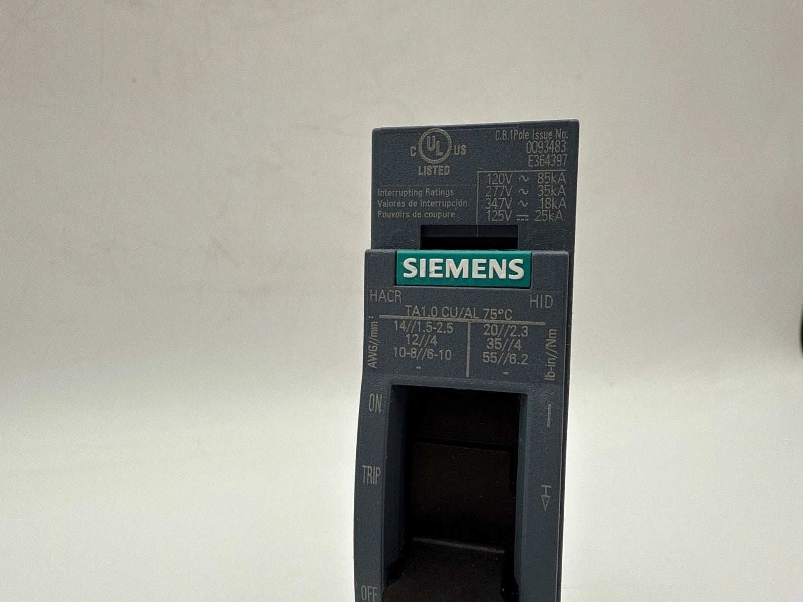Siemens 3VA4130-5ED14-0AA0 Circuit Breaker 30A 1P 347V 3VA41 Bolt On 30 Amp New