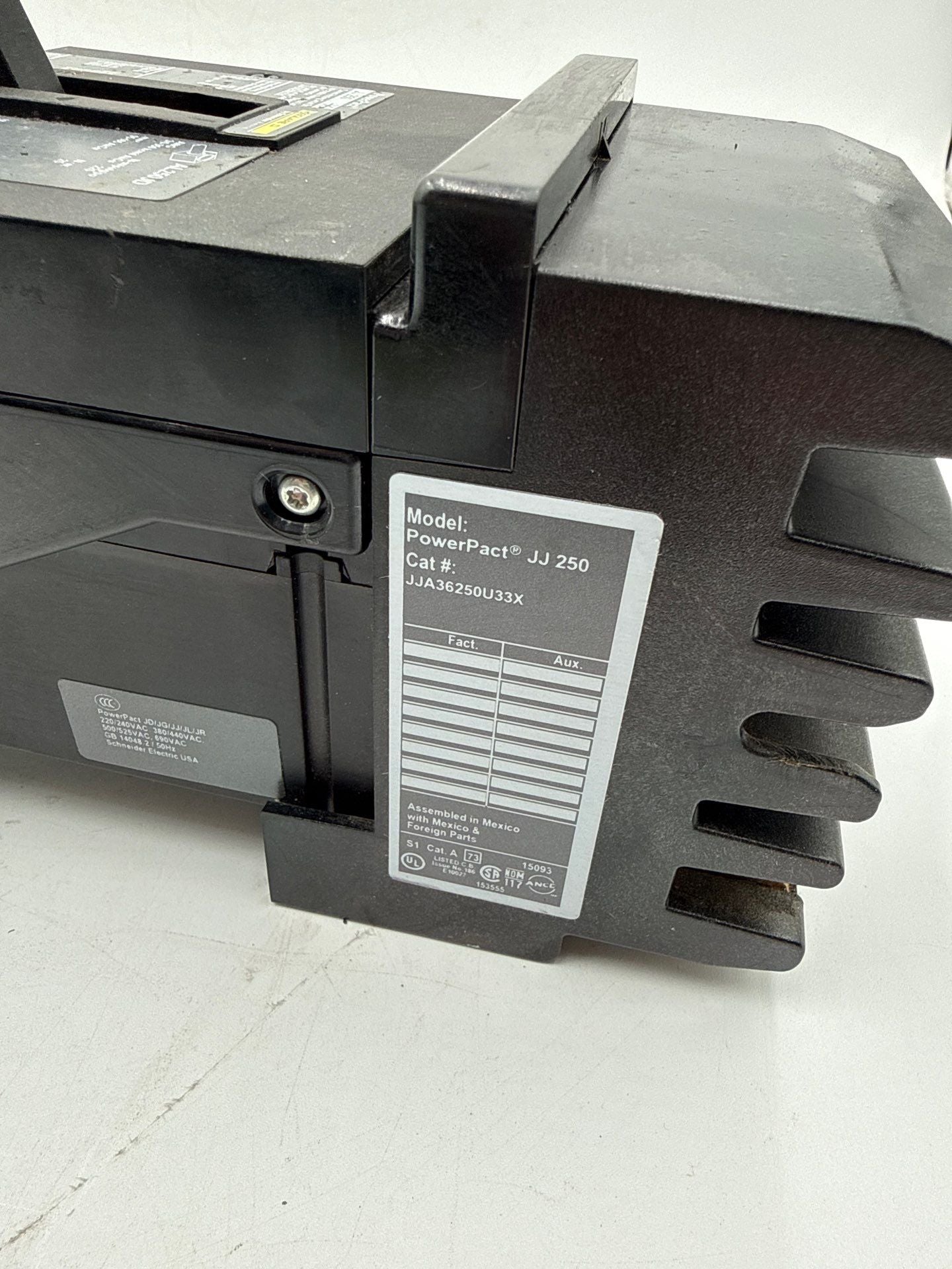 Square D JJA36250U33X I-Line Circuit Breaker 250A 3P 600V JJA 250 Amp 3 Pole Used