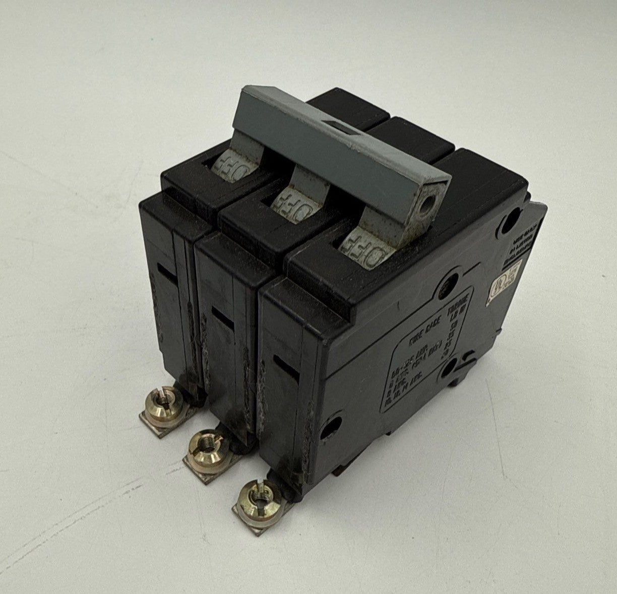 Cutler Hammer CHB330 Circuit Breaker 30A 3P 240V CHB 30 Amp 3 Pole Bolt On Used