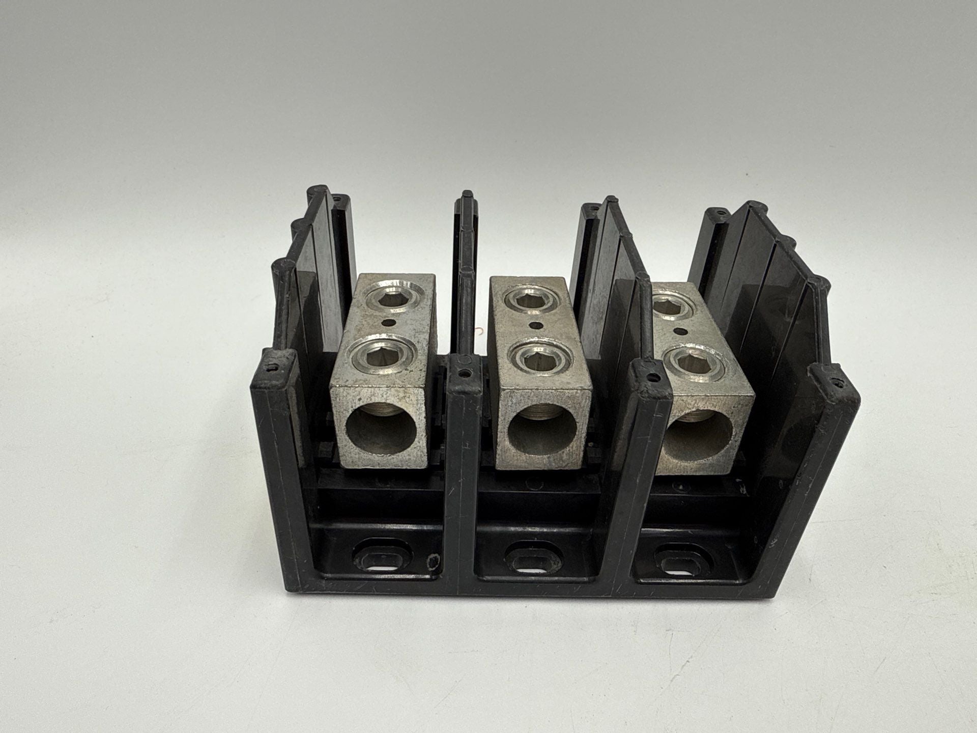 Bussmann 16303-3 Power Distribution Block 310A 3P 600 VAC/VDC New