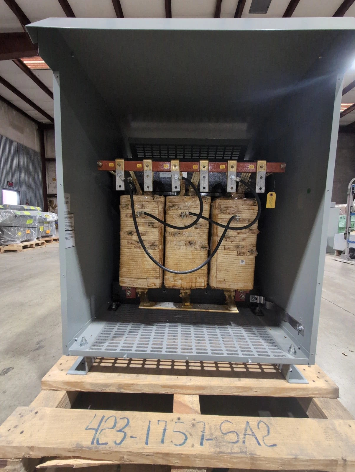 225KVA Siemens 3F5Y225D16 Transformer Pri 480V Sec 480/277V 3PH Outdoor 3R Encl New