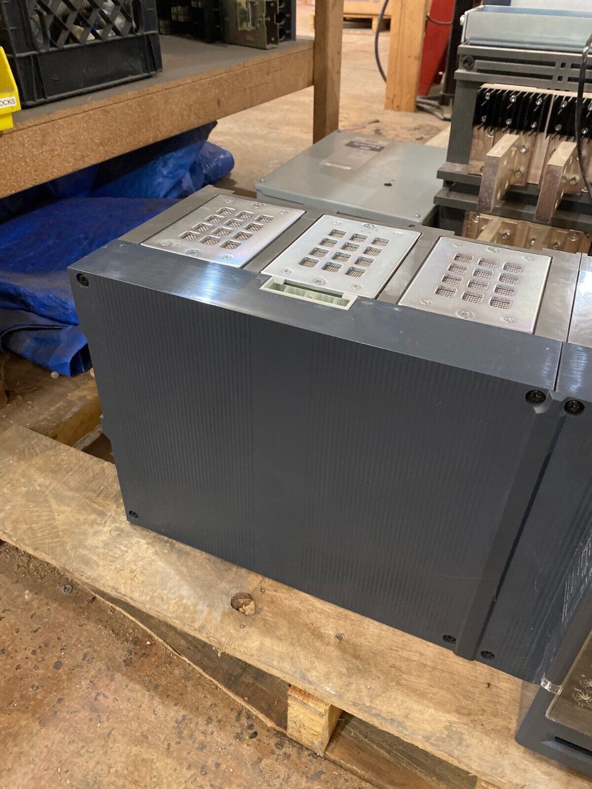 LS Electric UAH-40G3-40A Used