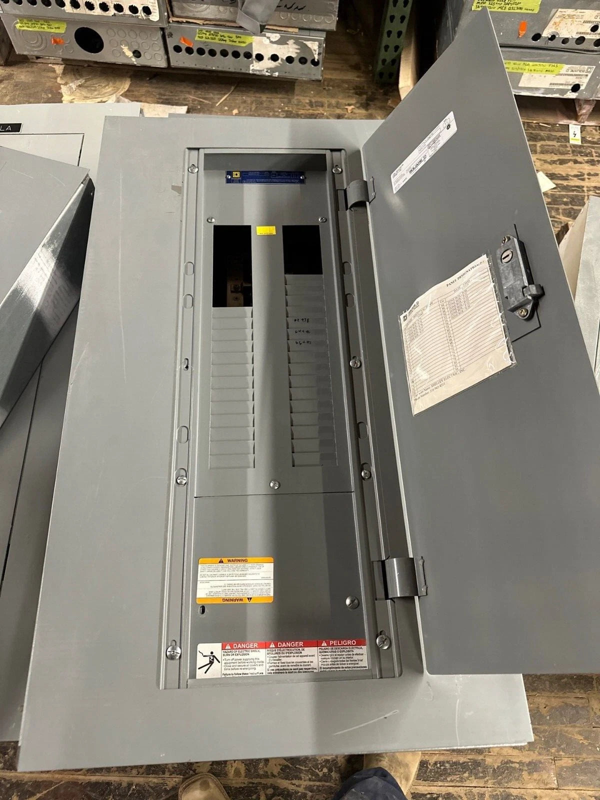 SQUARE D NQOD442L225 Panelboard 225A 208Y/120V 4W 3PH MLO 42Cir 225 Amp Panel Used