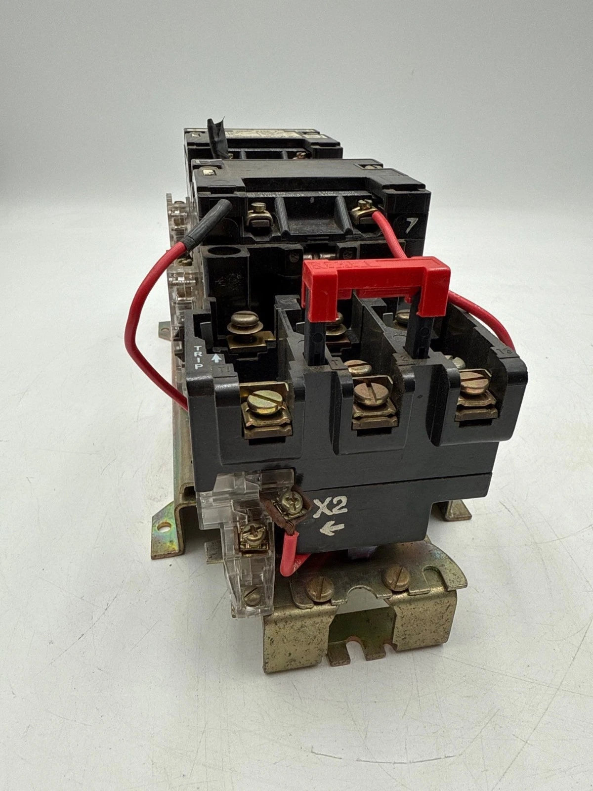 Square D 8736 SC07 Reversing Starter NEMA Size 1 27A 3P 600V 10HP Coil 110/120V Used