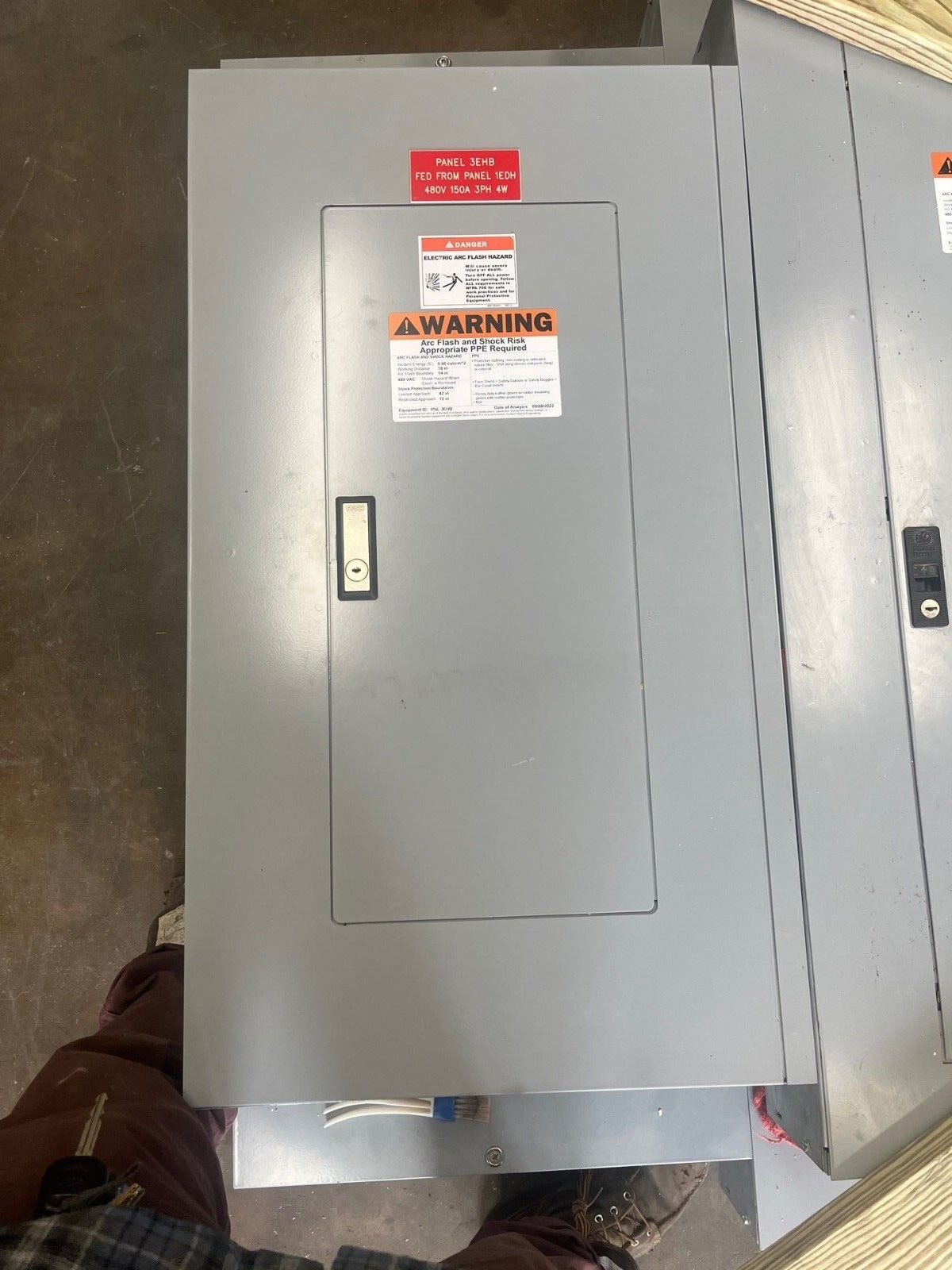 Eaton PRL2A Panelboard 125A 480/277V 3PH 4W Indoor Encl 18 Circuit MLO EZB2036R P603 Used