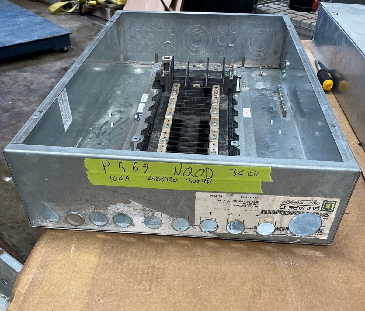 Square D NQOD430M100CUNL Panelboard 100A 208/120V 3PH 4W Indoor Encl MCB 30 Cir P569 Used