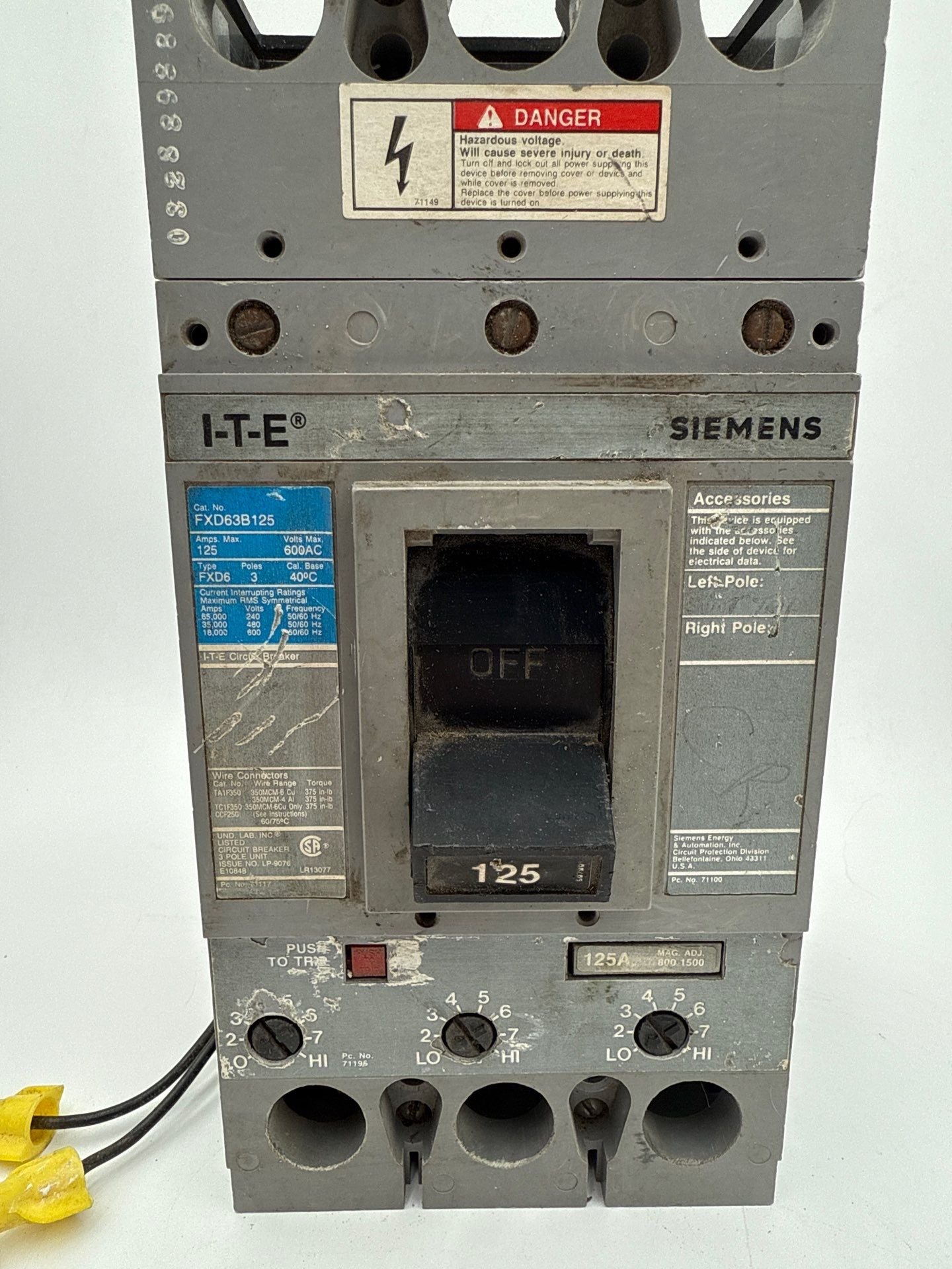 Siemens FXD63B125 Circuit Breaker 125A 3P 600V FXD Shunt 125 Amp 3 Pole Used