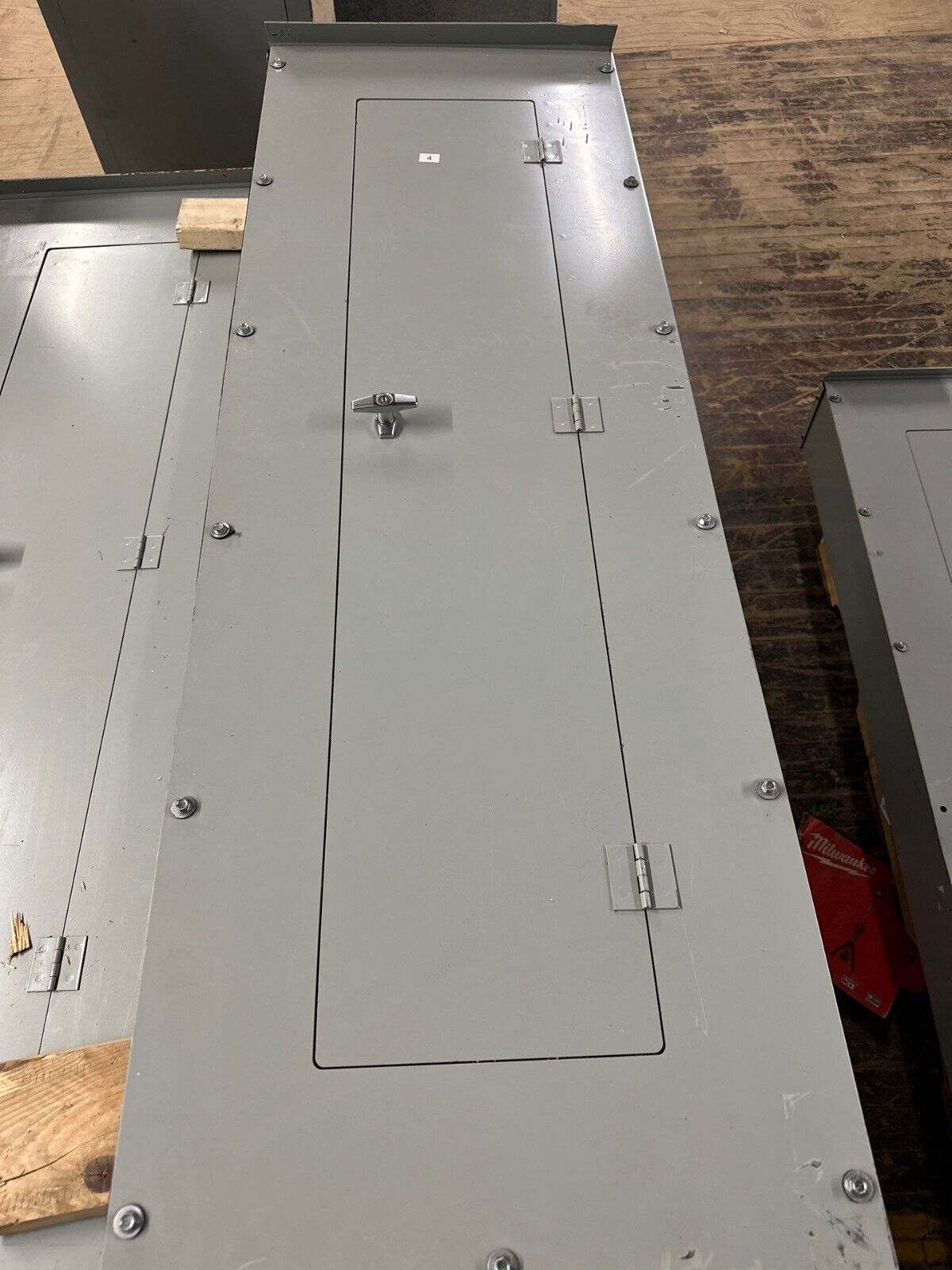 Eaton PRL3A Panelboard 400A 480Y/277V 3PH 4W 3R Outdoor Encl MLO 18 Cir Main Lug P284 Used