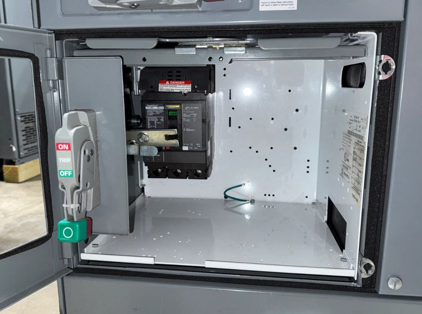 12" Square D Model 6 15A Feeder MCC Bucket HJL36015 Breaker 15 Amp HJL New